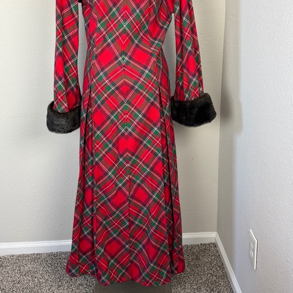 Vtg Victoria Secret Red & Black Plaid Full Length Coat/Robe Faux Fur Collar M/L - Picture 4 of 9